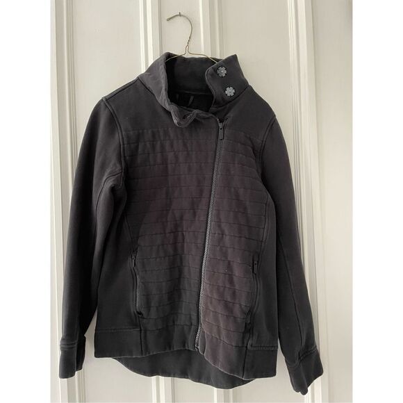 Lululemon black asymmetric zip quilted sweatshirt 2 or 4 - Picture 1 of 3